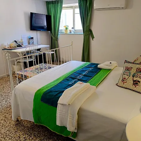 ゲストハウス Perla