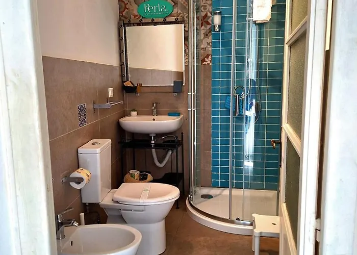 ゲストハウス Perla