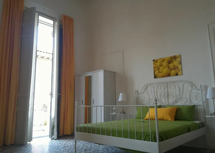 ゲストハウス Perla カターニア